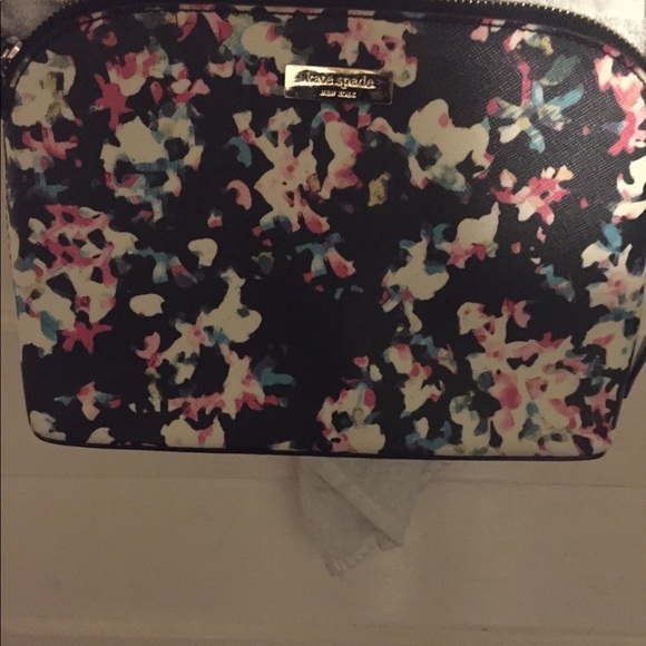 Kate spade purse - Picture 1 of 7